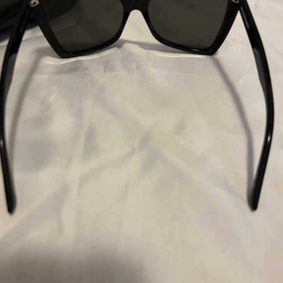 Balenciaga sunglasses - Picture 4 of 7